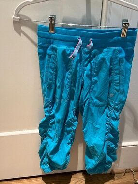 Ivivva Lululemon Girls Sz 10 Blue Live to Move Crop Ruched Pant